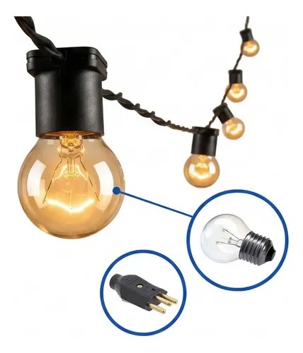 Varal de luz preto com lâmpadas redondas amareladas e detalhe do plugue, foto do anúncio do produto no Mercado Livre