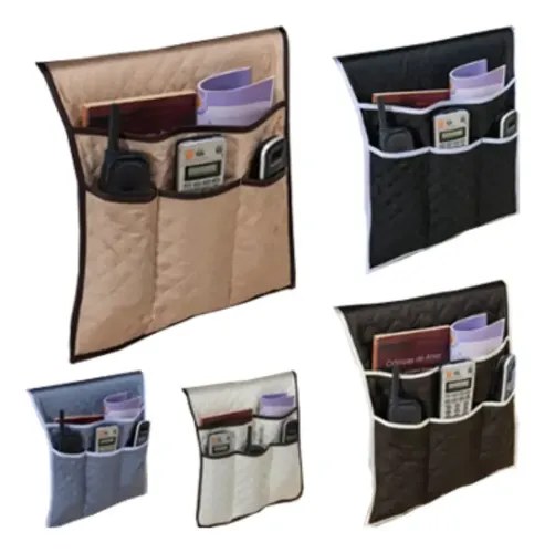Organizadores de tecido com bolsos para lateral da cama em várias cores, com controle e livro nos bolsos, foto do anúncio do produto no Mercado Livre