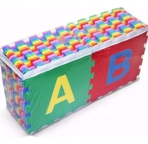 Tapete infantil de EVA alfabeto completo com 26 peças coloridas na embalagem, foto do anúncio do produto no Mercado Livre