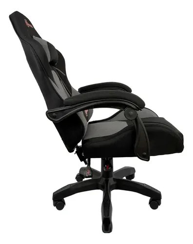 Cadeira gamer preta e cinza vista de lado, com encosto alto e braços, foto do anúncio do produto no Mercado Livre
